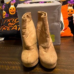 High heels size 8 only used a few times still in very good condition